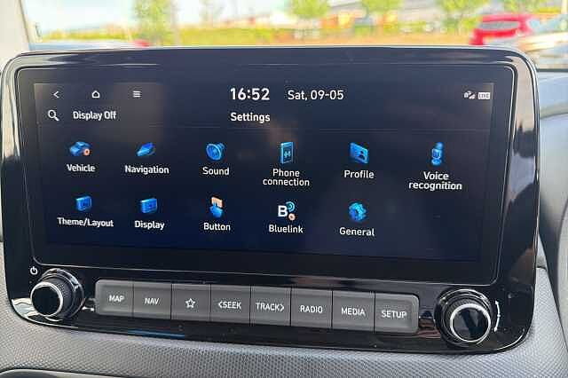 Hyundai KONA 1.6 GDi Hybrid Premium 5dr DCT Atlas White