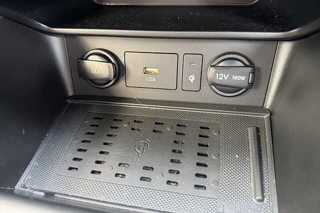 Hyundai KONA 1.6 GDi Hybrid Premium 5dr DCT Atlas White
