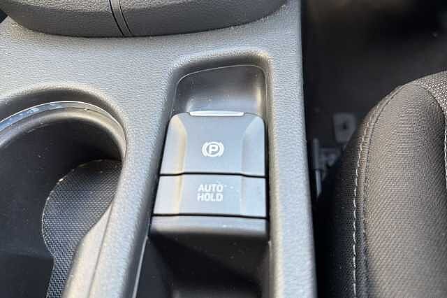 Hyundai KONA 1.6 GDi Hybrid Premium 5dr DCT Atlas White