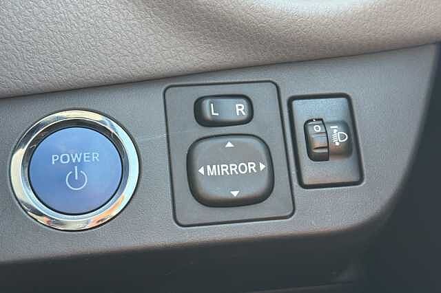 Toyota Yaris 1.5 Hybrid Icon 5dr CVT
