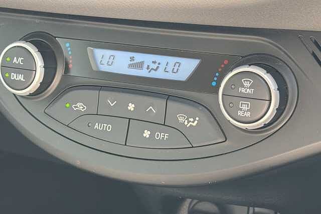 Toyota Yaris 1.5 Hybrid Icon 5dr CVT