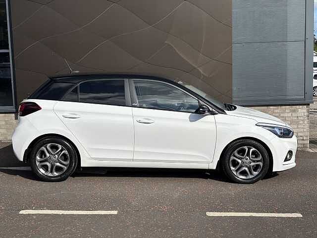 Hyundai i20 Play 1.2 84PS 6MT