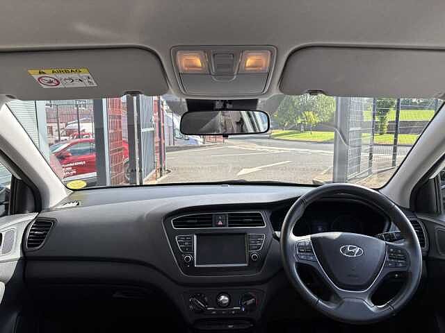 Hyundai i20 Play 1.2 84PS 6MT