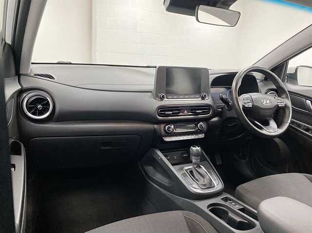 Hyundai KONA 1.6 GDi Hybrid SE Connect 5dr DCT WHITE