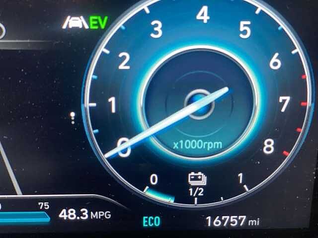 Hyundai TUCSON 1.6 TGDi Hybrid 230 Premium 5dr 2WD Auto WHITE