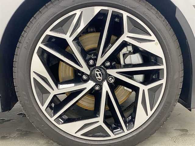 Hyundai IONIQ 6 168kW Premium 77kWh 4dr Auto SILVER