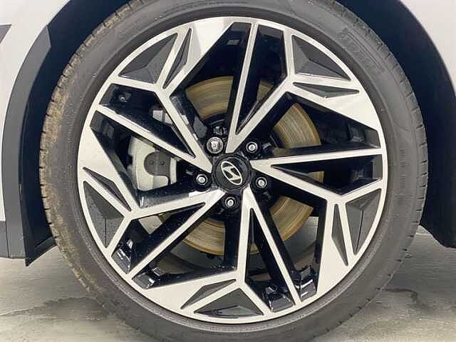Hyundai IONIQ 6 168kW Premium 77kWh 4dr Auto SILVER