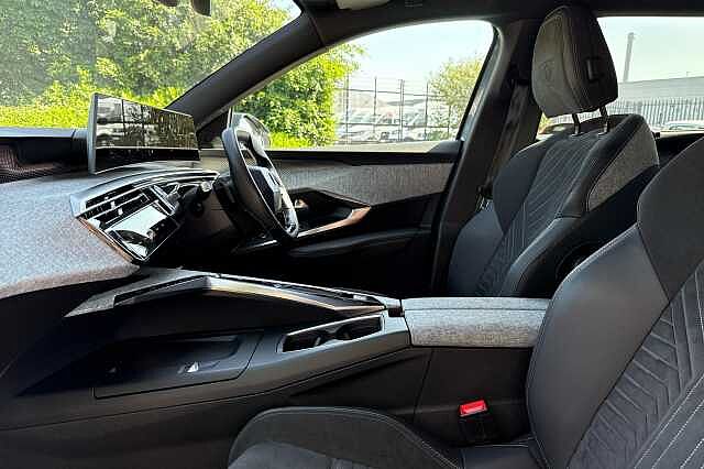 Peugeot 5008 1.2 Hybrid 136 GT 5dr e-DSC6