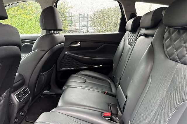 Hyundai SANTA FE 1.6 TGDi Hybrid Premium 5dr Auto Typhoon Silver