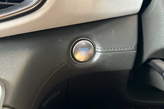 Hyundai SANTA FE 1.6 TGDi Hybrid Ultimate 5dr 4WD Auto White