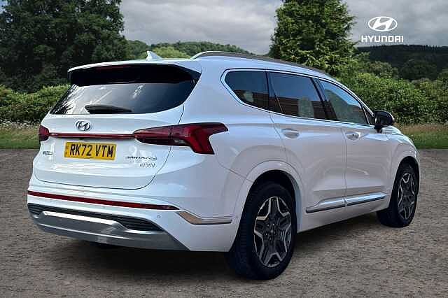 Hyundai SANTA FE 1.6 TGDi Hybrid Ultimate 5dr 4WD Auto White