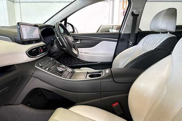 Hyundai SANTA FE 1.6 TGDi Hybrid Ultimate 5dr 4WD Auto White