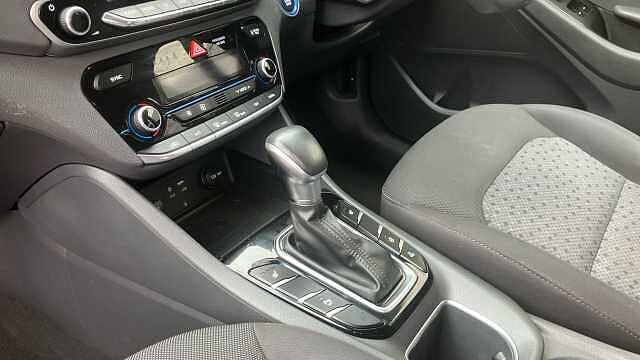 Hyundai IONIQ 1.6 GDi Plug-in Hybrid Premium 5dr DCT Hatchback Silver