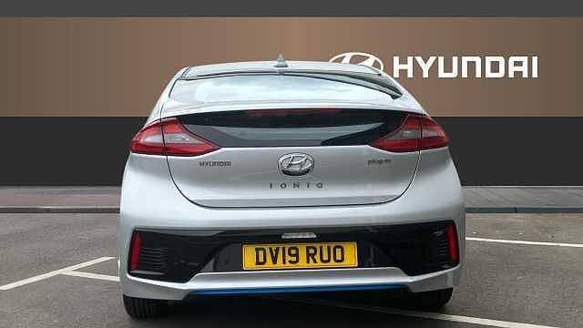 Hyundai IONIQ 1.6 GDi Plug-in Hybrid Premium 5dr DCT Hatchback Silver