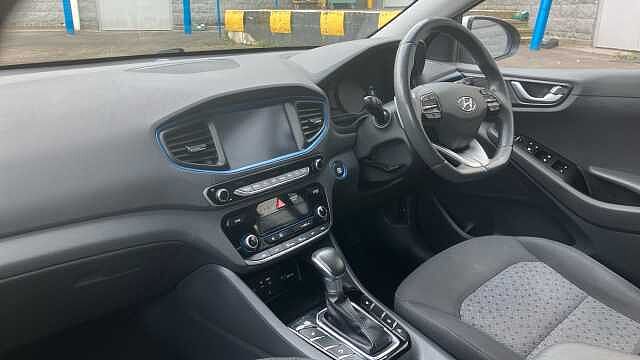 Hyundai IONIQ 1.6 GDi Plug-in Hybrid Premium 5dr DCT Hatchback Silver