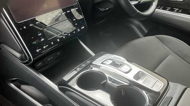 Hyundai TUCSON 1.6 TGDi Hybrid 230 SE Connect 5dr 2WD Auto Hybrid Estate White