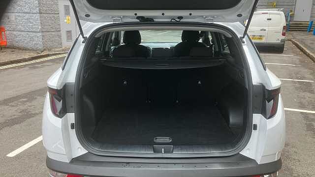 Hyundai TUCSON 1.6 TGDi Hybrid 230 SE Connect 5dr 2WD Auto Hybrid Estate White