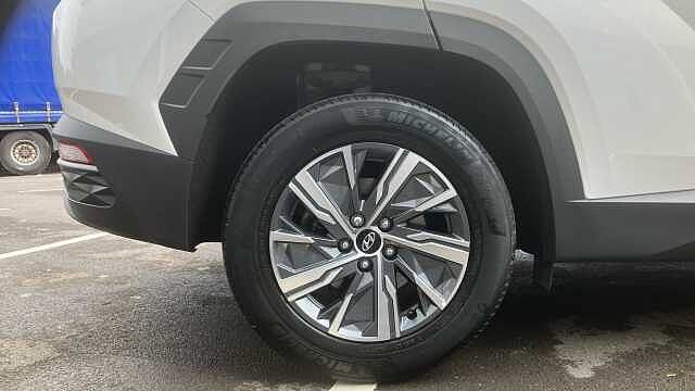 Hyundai TUCSON 1.6 TGDi Hybrid 230 SE Connect 5dr 2WD Auto Hybrid Estate White