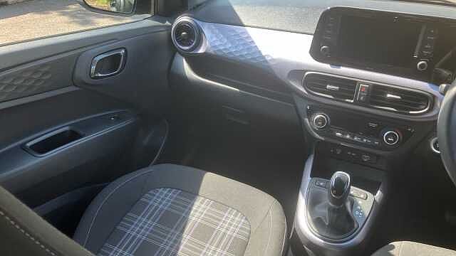 Hyundai i10 1.2 [79] Premium 5dr Auto [Nav] Petrol Hatchback