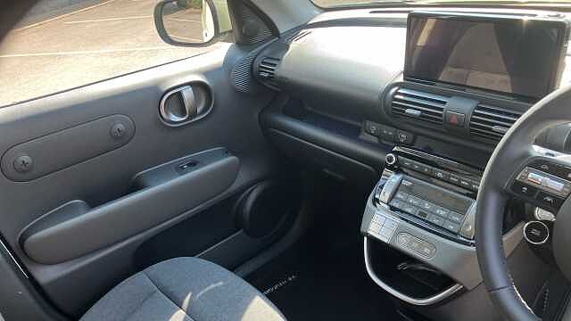 Hyundai INSTER 85kW 02 49kWh 5dr Auto Electric Hatchback