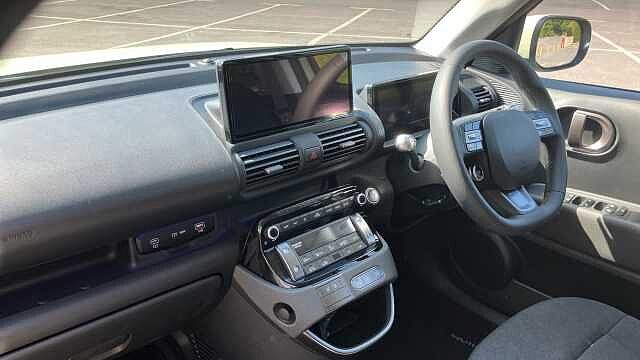 Hyundai INSTER 85kW 02 49kWh 5dr Auto Electric Hatchback