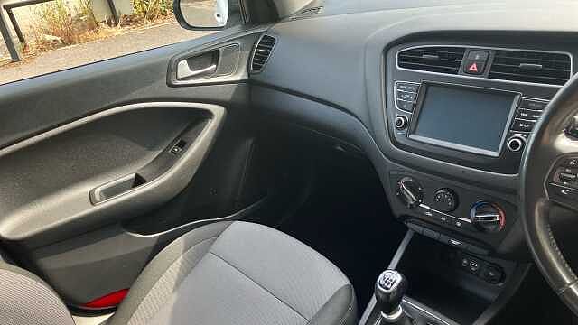Hyundai I20 1.2 MPi Play 5dr Petrol Hatchback White