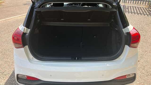 Hyundai I20 1.2 MPi Play 5dr Petrol Hatchback White