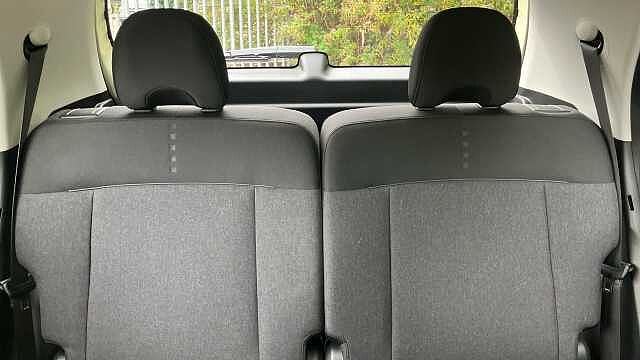 Hyundai INSTER 85kW 02 49kWh 5dr Auto Electric Hatchback Pearl - Buttercream Yellow