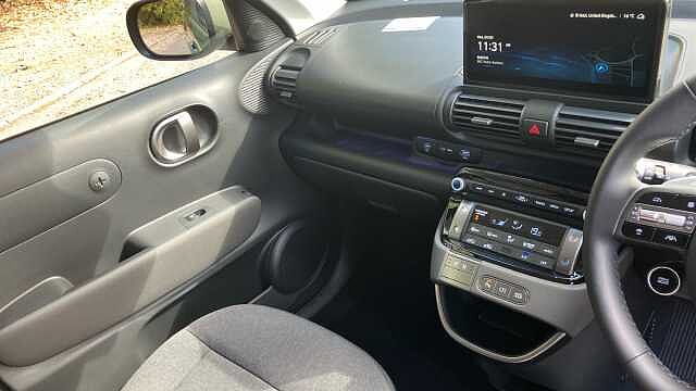 Hyundai INSTER 85kW 02 49kWh 5dr Auto Electric Hatchback