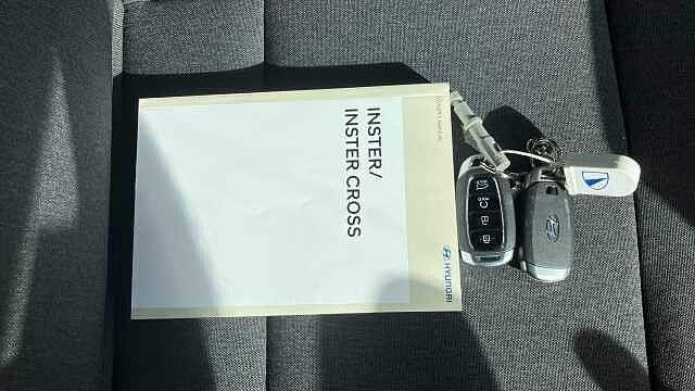 Hyundai INSTER 85kW 02 49kWh 5dr Auto Electric Hatchback