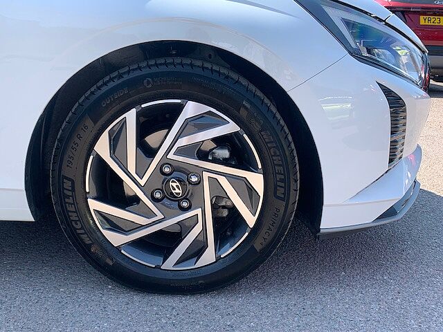 Hyundai i20 1.0T GDi Advance 5dr