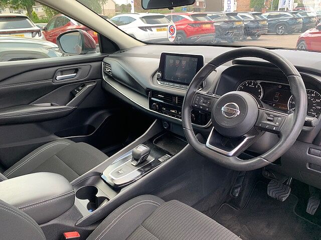 Nissan QASHQAI 1.3 DiG-T MH 158 Acenta Premium 5dr Xtronic Red
