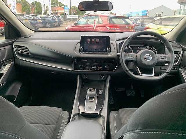 Nissan QASHQAI 1.3 DiG-T MH 158 Acenta Premium 5dr Xtronic Red