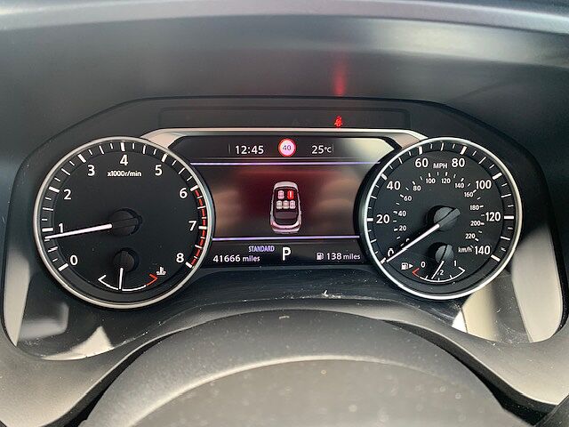Nissan QASHQAI 1.3 DiG-T MH 158 Acenta Premium 5dr Xtronic Red