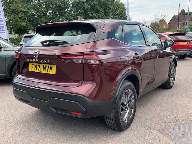 Nissan QASHQAI 1.3 DiG-T MH 158 Acenta Premium 5dr Xtronic Red