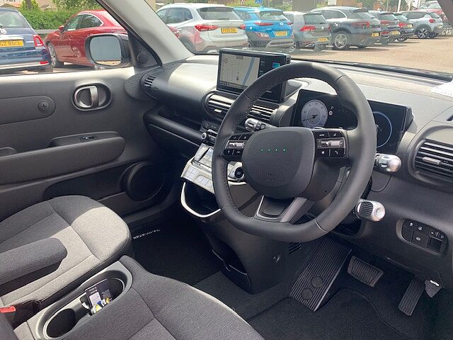 Hyundai INSTER 85kW 02 49kWh 5dr Auto Black