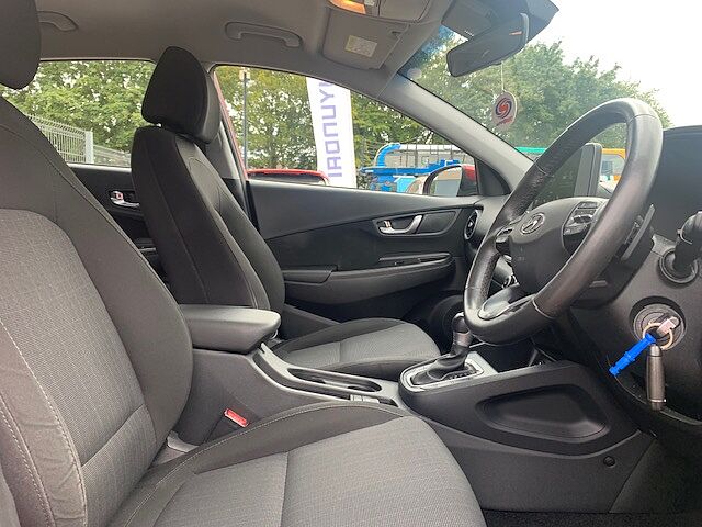 Hyundai KONA 1.6 GDi Hybrid SE Connect 5dr DCT Red