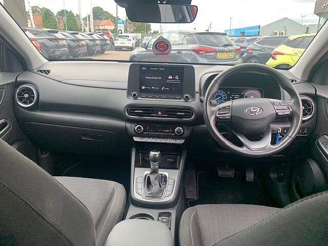 Hyundai KONA 1.6 GDi Hybrid SE Connect 5dr DCT Red