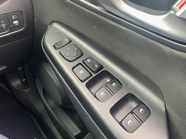 Hyundai KONA 1.6 GDi Hybrid SE Connect 5dr DCT Red