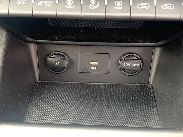Hyundai KONA 1.6 GDi Hybrid SE Connect 5dr DCT Red