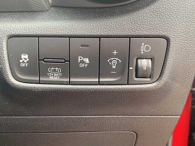 Hyundai KONA 1.6 GDi Hybrid SE Connect 5dr DCT Red
