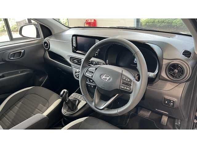 Hyundai i10 i10 5Dr HAT 1.0 MPi 67ps Advance AU