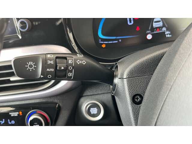 Hyundai i10 i10 5Dr HAT 1.2 MPi 79ps Premium NAV AU