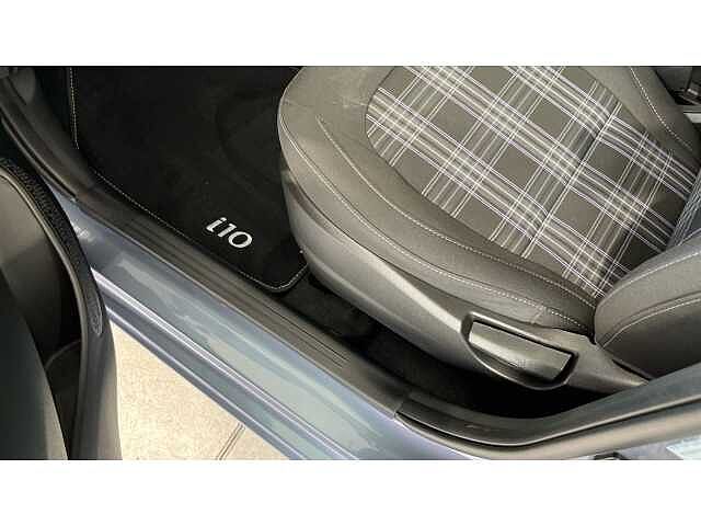 Hyundai i10 i10 5Dr HAT 1.2 MPi 79ps Premium NAV AU