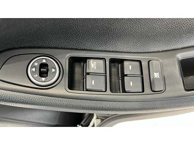 Hyundai I20 I20 1.2 MPi Play 5dr WHITE