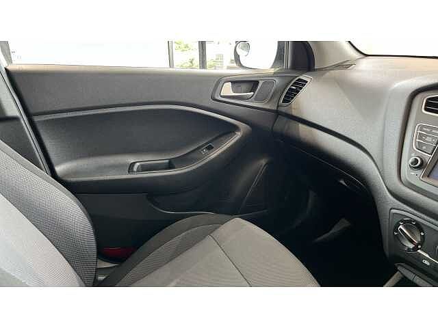 Hyundai I20 I20 1.2 MPi Play 5dr WHITE