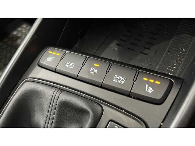 Hyundai BAYON BAYON 1.0 TGDi 48V MHEV Premium 5dr DCT Red