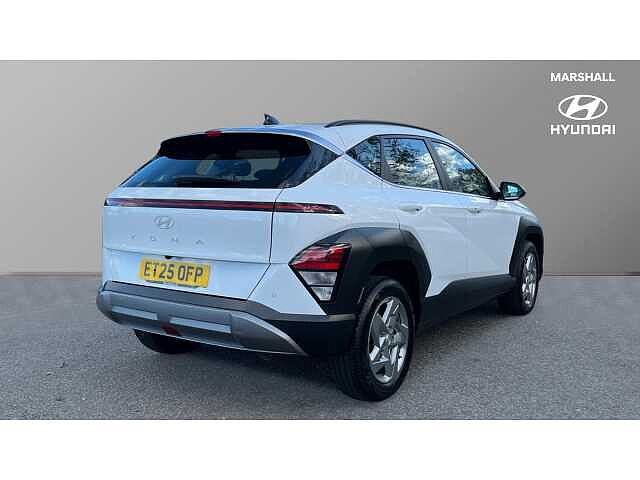 Hyundai KONA KONA 1.6T 138 Advance 5dr Serenity White