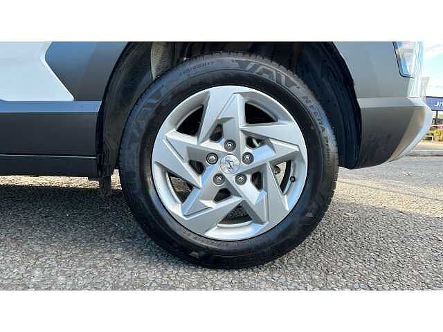 Hyundai KONA KONA 1.6T 138 Advance 5dr Serenity White
