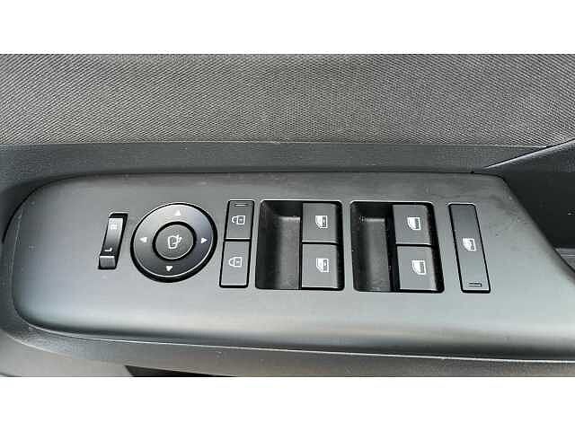 Hyundai KONA KONA 1.6T 138 Advance 5dr Serenity White